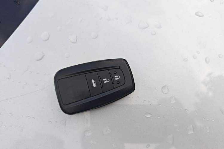 Used Toyota Levin 2021 Dual-Engine 1.8H E-CVT Luxury Edition Vehicle Key