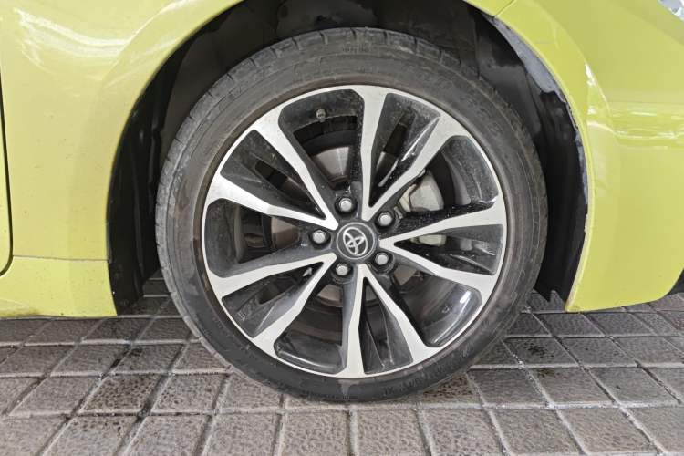 Used Toyota Levin 2021 185T CVT Sport Edition Right Front Wheel Hub