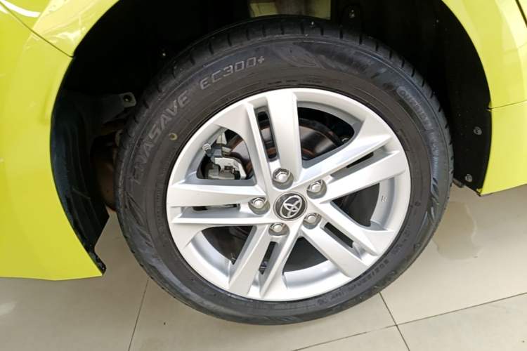 Used Toyota Levin 2021 185T CVT Luxury Edition Right Rear Wheel Hub