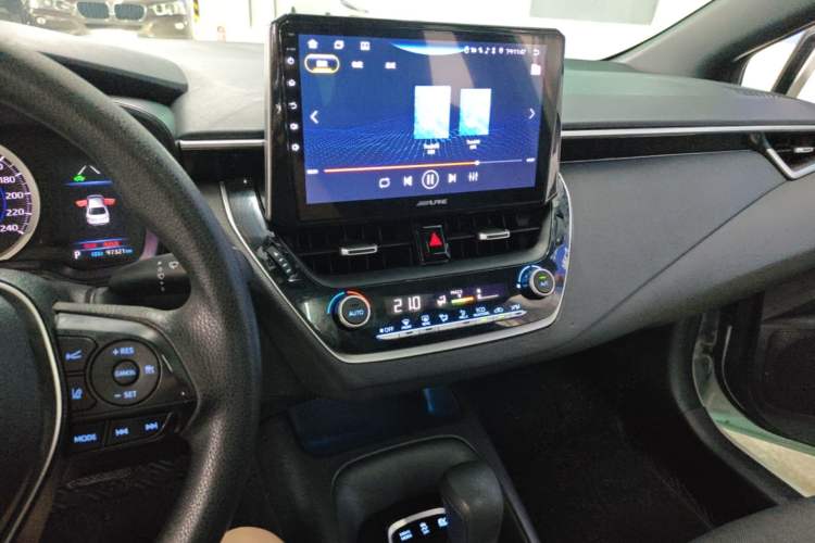 Used Toyota Levin 2022 Dual-Engine 1.8H E-CVT Luxury Edition Audio And AC Panel
