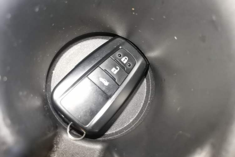 Used Toyota Levin 2022 Dual-Engine 1.8H E-CVT Luxury Edition Vehicle Key