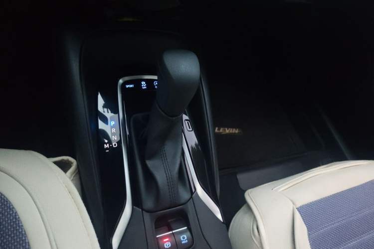 Used Toyota Levin 2022 185T CVT Tech Edition Gear Lever