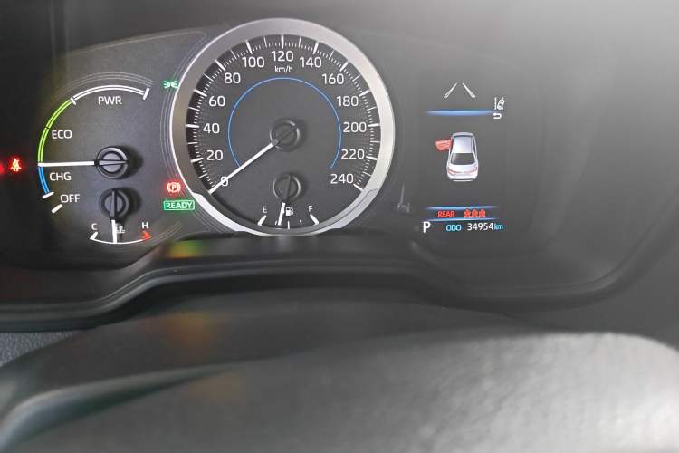 Used Toyota Levin 2022 Dual-Engine 1.8H E-CVT Luxury Edition Odometer Close Up