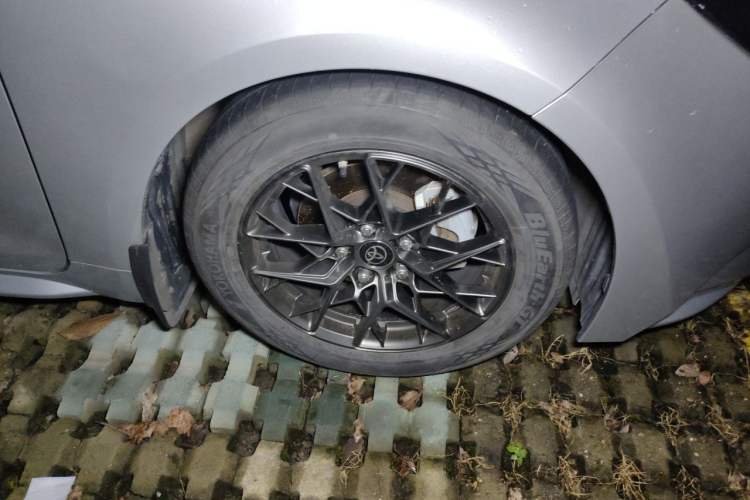 Used Toyota Levin 2022 185T CVT Luxury Edition Right Front Wheel Hub