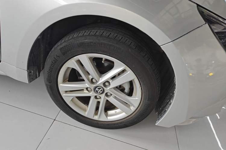 Used Toyota Levin 2022 Dual-Motor 1.8H E-CVT Progressive Edition Right Front Wheel Hub