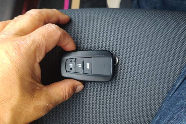 Used Toyota Levin 2022 Dual-Engine 1.8H E-CVT Luxury Edition Vehicle Key