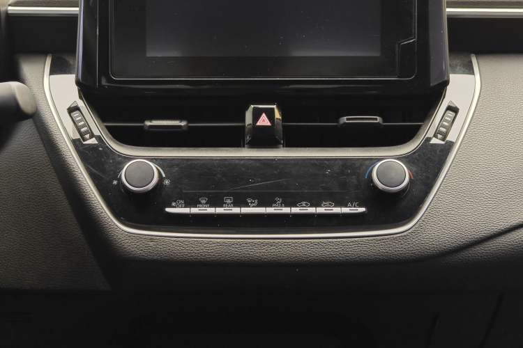 Used Toyota Levin 2022 Facelift TNGA 1.5L CVT Progressive Edition Audio And AC Panel