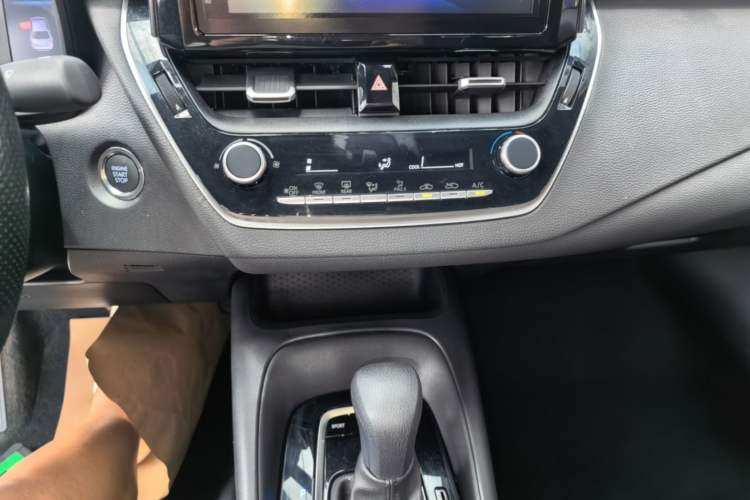 Used Toyota Levin 2022 185T CVT Luxury Edition Audio And AC Panel
