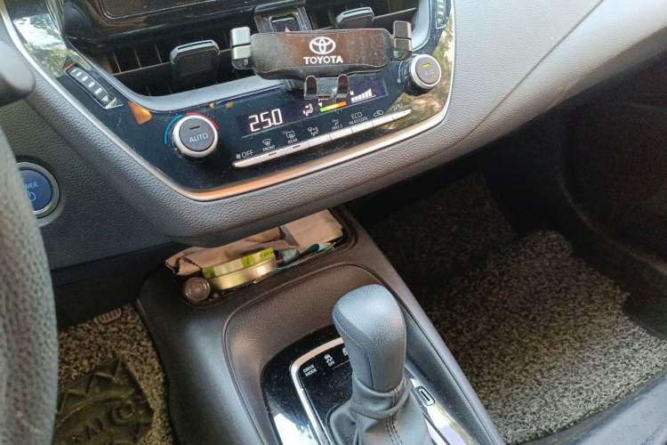 Used Toyota Levin 2022 Dual-Motor 1.8H E-CVT Leading Edition Audio And AC Panel