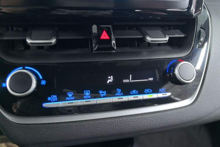 Used Toyota Levin 2022 185T CVT Luxury Edition Audio And AC Panel