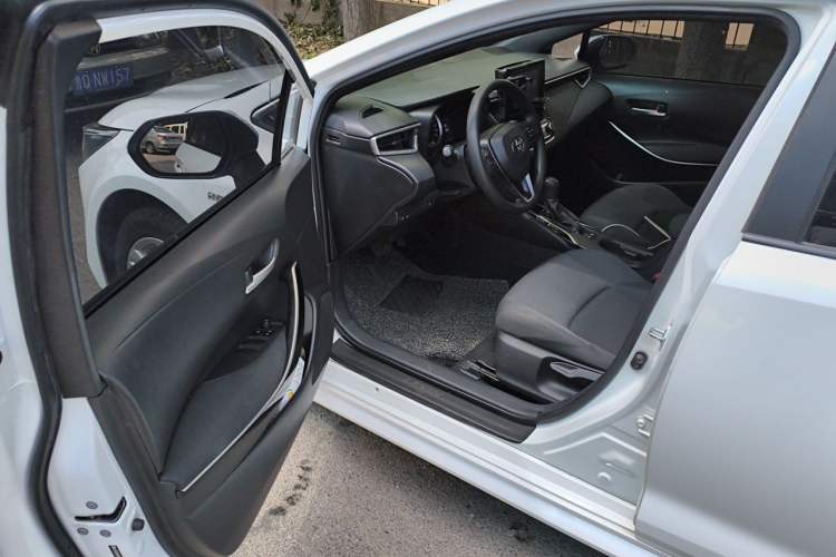 Used Toyota Levin 2022 Dual-Motor 1.8H E-CVT Leading Edition Driver Seat