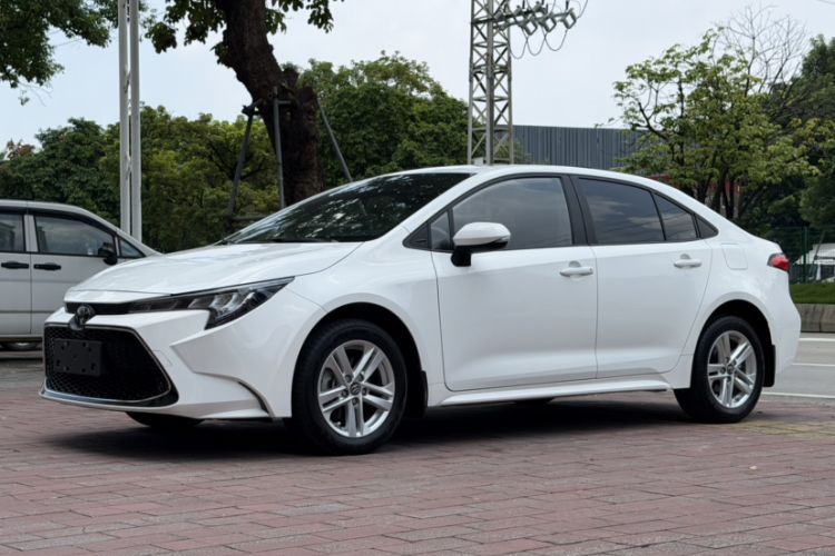 Ojetý Toyota Levin 2022 185T CVT Luxury Edition Guazi used car, China used car export, Used car for sale, Used cars, Cheapest cars for sale