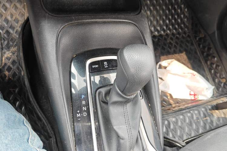 Used Toyota Levin 2022 Facelift TNGA 1.5L CVT Progressive Edition Gear Lever