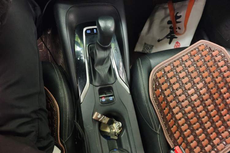 Used Toyota Levin 2022 Dual-Motor 1.8H E-CVT Leading Edition Gear Lever