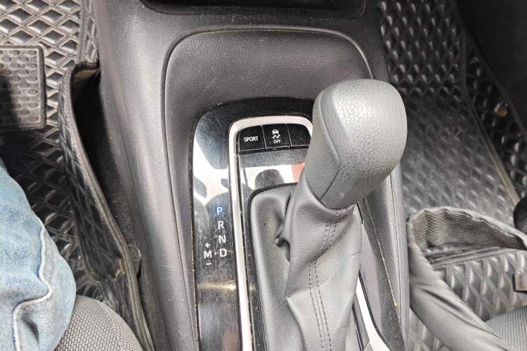 Used Toyota Levin 2022 Facelift TNGA 1.5L CVT Progressive Edition Gear Lever