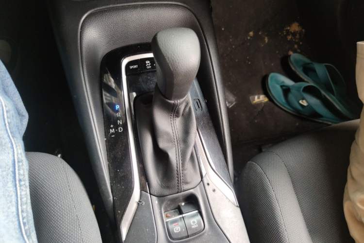 Used Toyota Levin 2022 Facelift TNGA 1.5L CVT Progressive Edition Gear Lever
