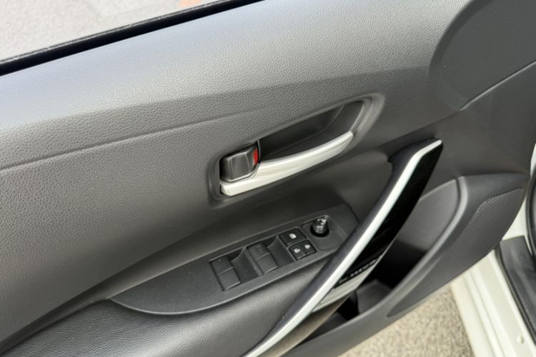 Used Toyota Levin 2022 Dual-Motor 1.8H E-CVT Leading Edition Interior 4