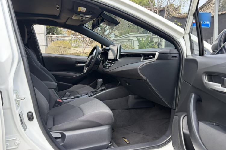 Used Toyota Levin 2022 185T CVT Luxury Edition Interior 4