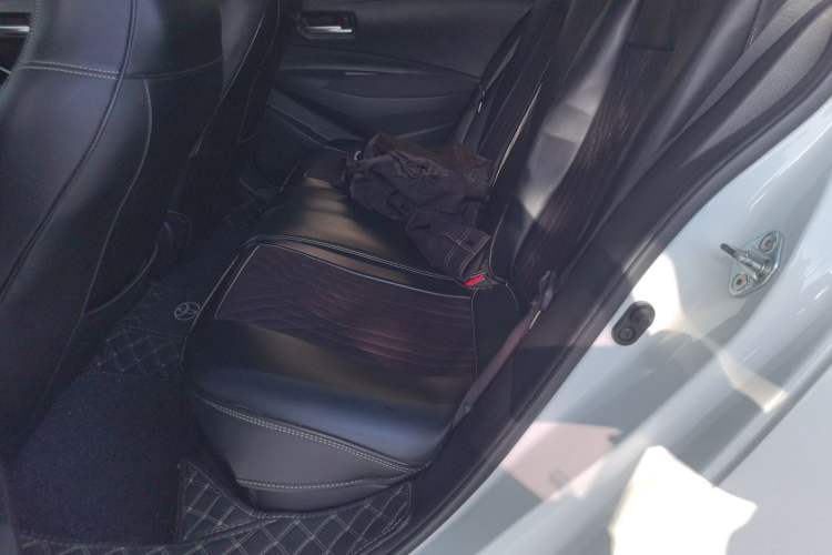Used Toyota Levin 2022 Dual-Motor 1.8H E-CVT Leading Edition Left Rear Seat