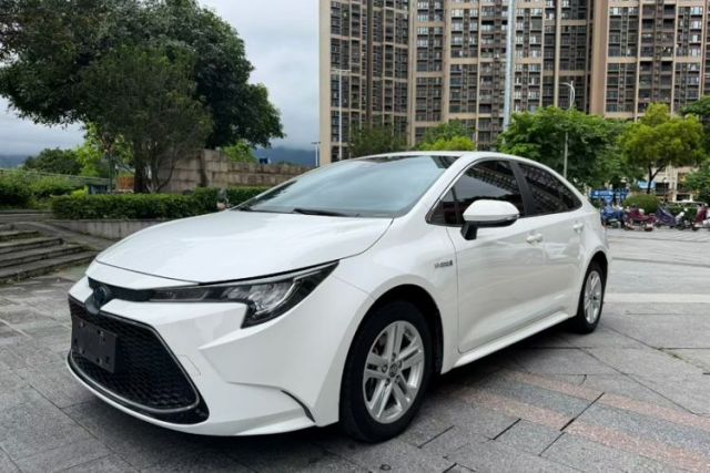 Ojetý Toyota Levin 2022 Dual-Engine 1.8H E-CVT Luxury Edition