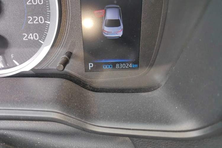 Used Toyota Levin 2022 Dual-Motor 1.8H E-CVT Leading Edition Odometer Close Up