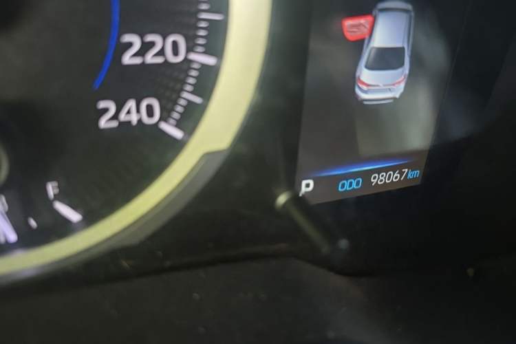 Used Toyota Levin 2022 Dual-Engine 1.8H E-CVT Luxury Edition Odometer Close Up