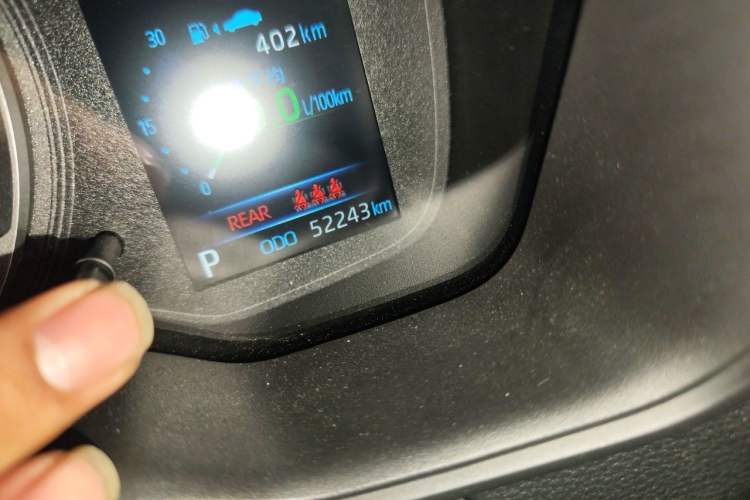 Used Toyota Levin 2022 185T CVT Luxury Edition Odometer Close Up