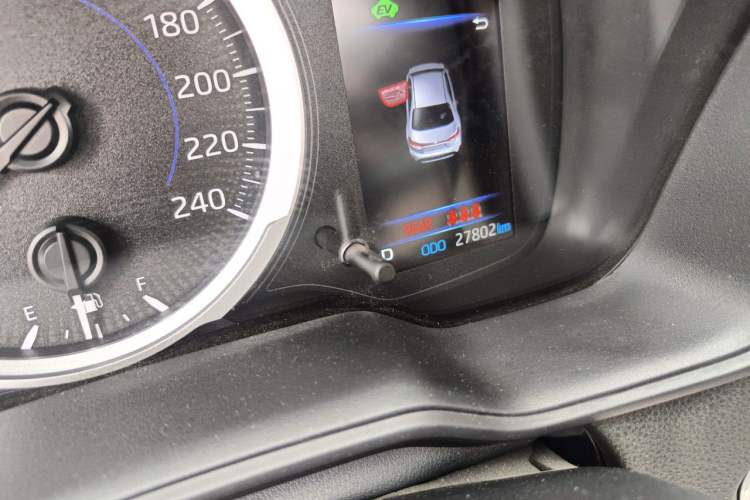 Used Toyota Levin 2022 Dual-Engine 1.8H E-CVT Luxury Edition Odometer Close Up
