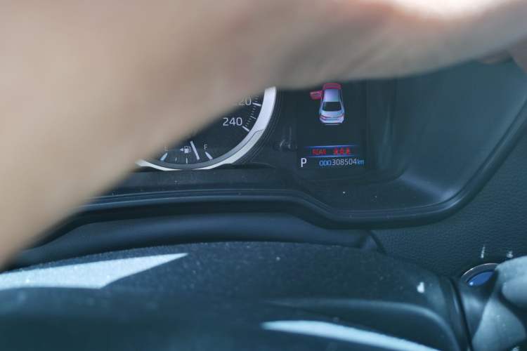 Used Toyota Levin 2022 Dual-Engine 1.8H E-CVT Luxury Edition Odometer Close Up
