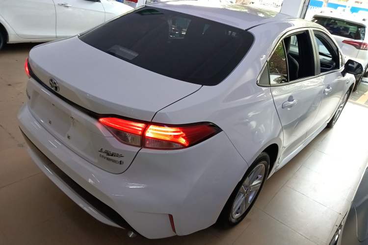 Used Toyota Levin 2022 Dual-Engine 1.8H E-CVT Luxury Edition Rear Right 45 Deg