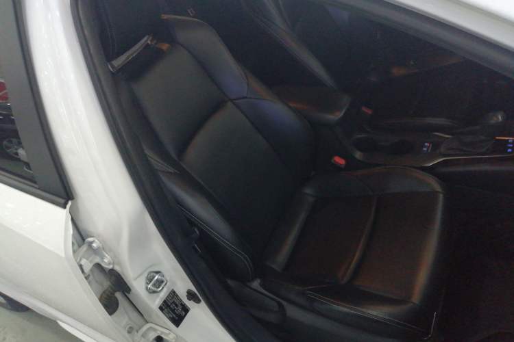 Used Toyota Levin 2022 Dual-Motor 1.8H E-CVT Progressive Edition Right Front Seat