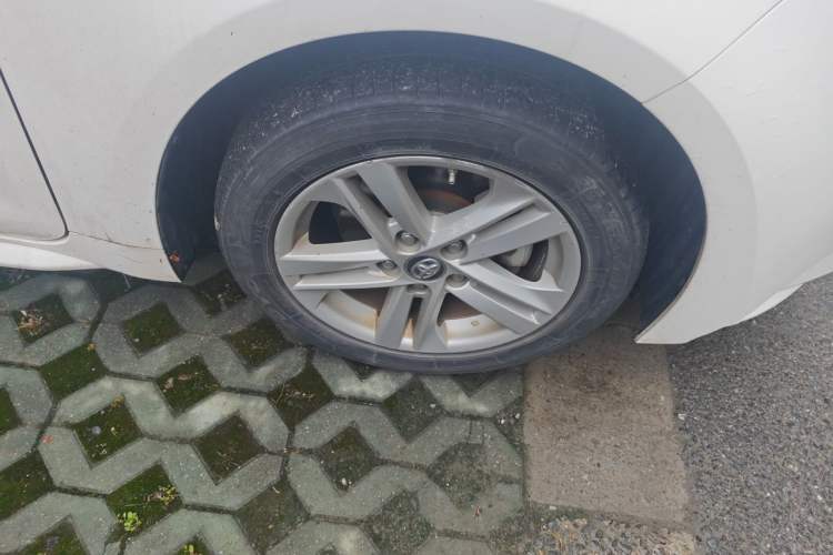 Used Toyota Levin 2022 Dual-Motor 1.8H E-CVT Progressive Edition Right Front Wheel Hub