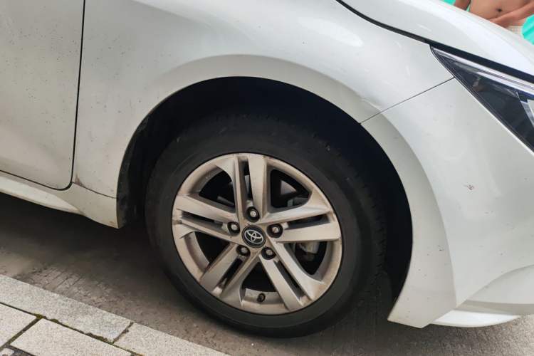 Used Toyota Levin 2022 185T CVT Luxury Edition Right Front Wheel Hub