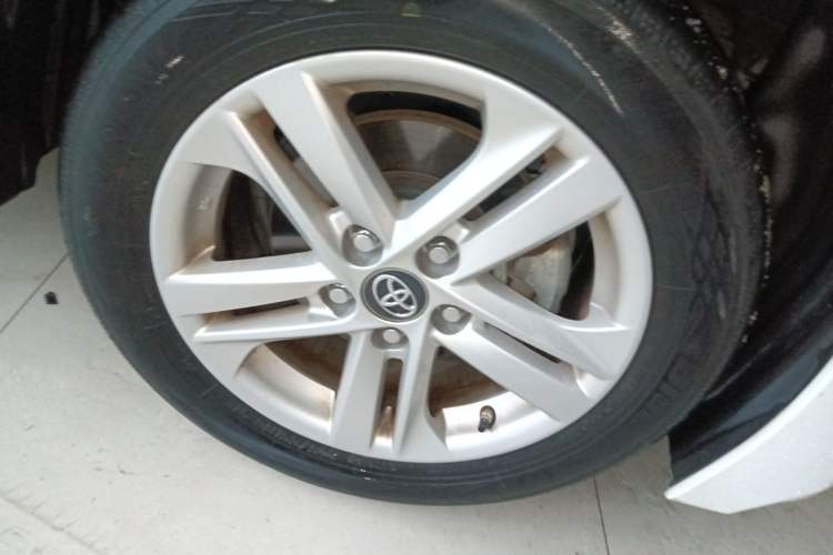 Used Toyota Levin 2022 185T CVT Luxury Edition Right Front Wheel Hub