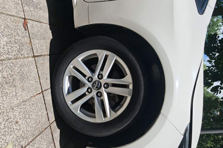 Used Toyota Levin 2022 185T CVT Luxury Edition Right Front Wheel Hub