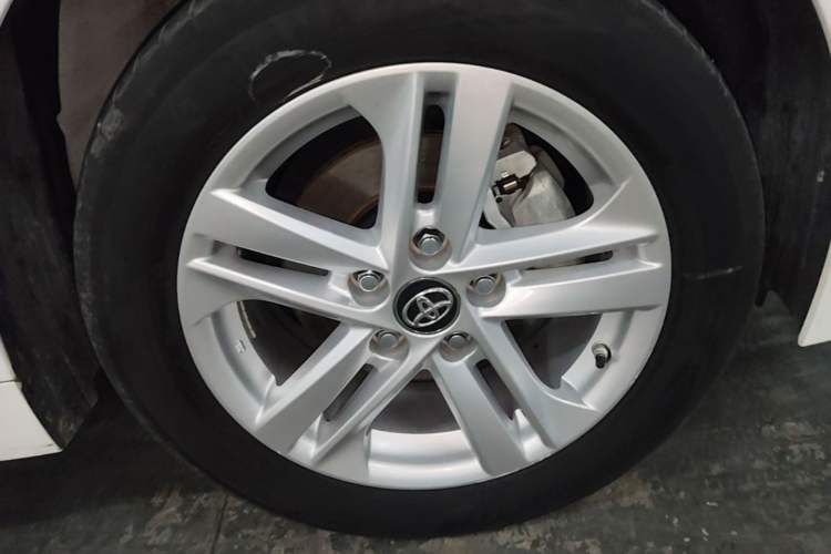 Used Toyota Levin 2022 185T CVT Luxury Edition Right Front Wheel Hub