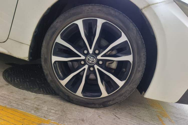 Used Toyota Levin 2022 185T CVT Sport Edition Right Front Wheel Hub