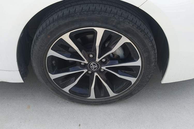 Used Toyota Levin 2022 185T CVT Sport Edition Right Front Wheel Hub