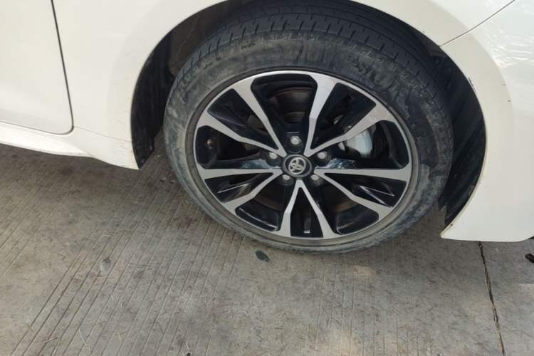 Used Toyota Levin 2022 185T CVT Sport Edition Right Front Wheel Hub