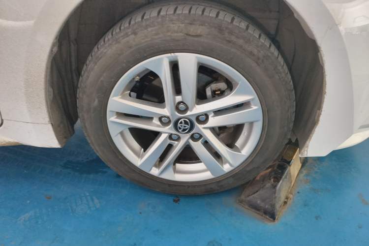 Used Toyota Levin 2022 185T CVT Luxury Edition Right Front Wheel Hub