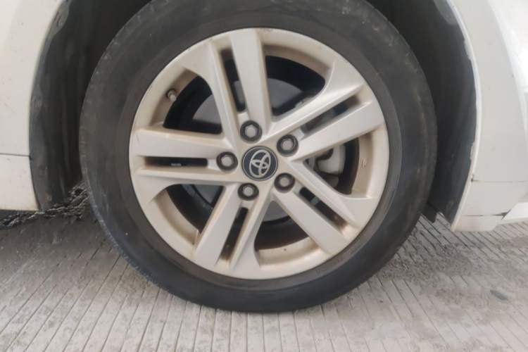 Used Toyota Levin 2022 185T CVT Luxury Edition Right Front Wheel Hub