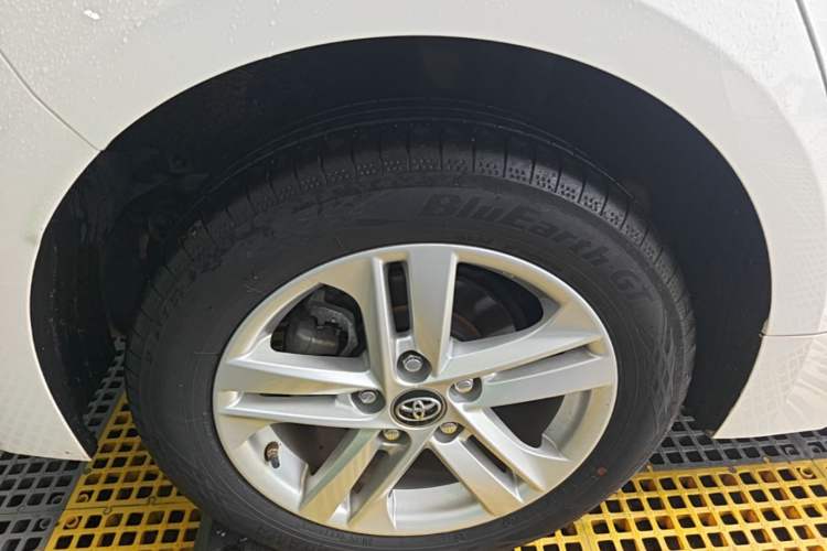Used Toyota Levin 2022 185T CVT Luxury Edition Right Rear Wheel Hub