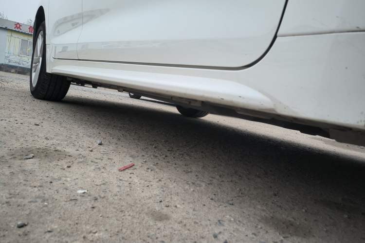 Used Toyota Levin 2022 Dual-Engine 1.8H E-CVT Luxury Edition Right Side Sill