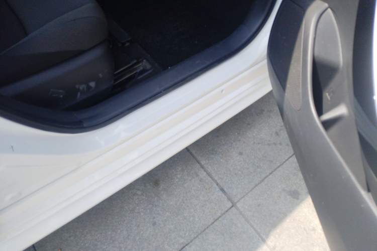Used Toyota Levin 2022 Dual-Engine 1.8H E-CVT Luxury Edition Right Side Sill