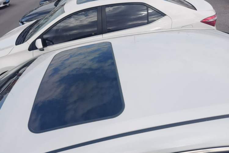 Used Toyota Levin 2022 Dual-Engine 1.8H E-CVT Luxury Edition Roof