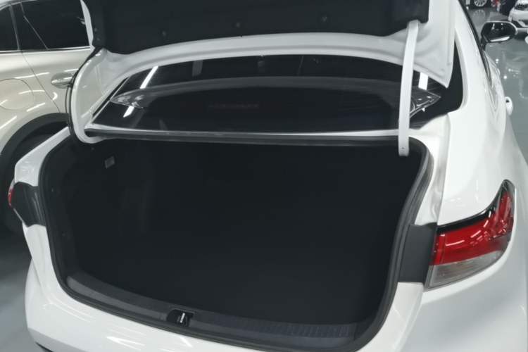 Used Toyota Levin 2022 Dual-Engine 1.8H E-CVT Luxury Edition Trunk