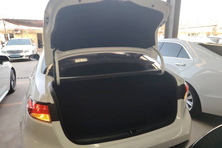 Used Toyota Levin 2022 185T CVT Luxury Edition Trunk