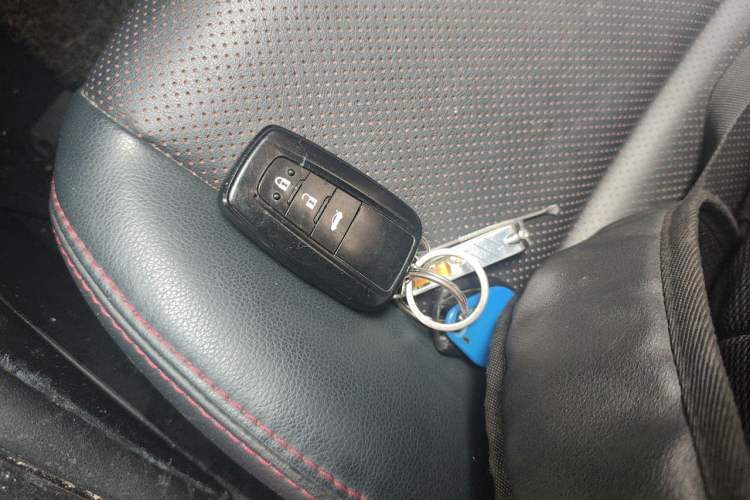Used Toyota Levin 2022 Dual-Motor 1.8H E-CVT Tech Edition Vehicle Key