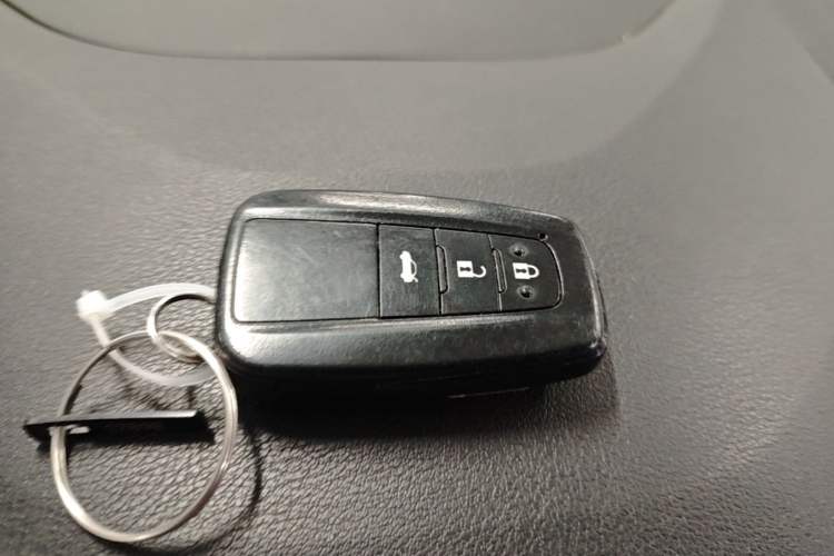 Used Toyota Levin 2022 Dual-Motor 1.8H E-CVT Progressive Edition Vehicle Key