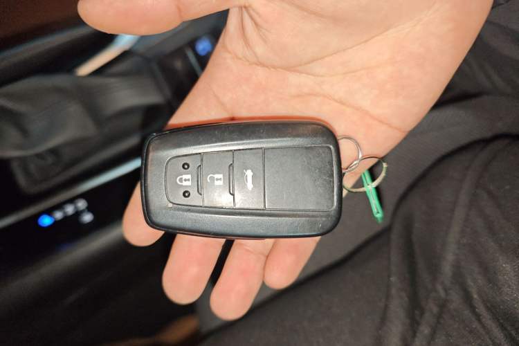Used Toyota Levin 2022 Dual-Motor 1.8H E-CVT Progressive Edition Vehicle Key
